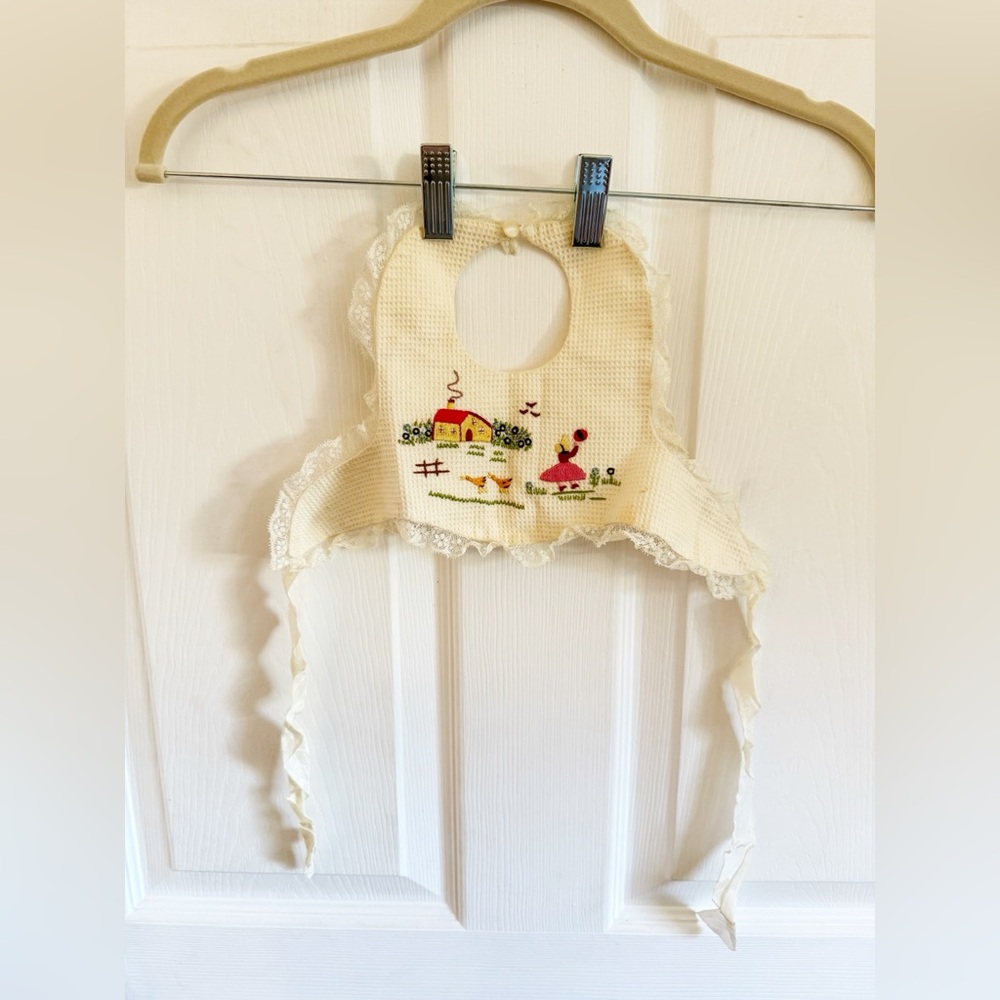 Vintage 1950s Embroidered Bib